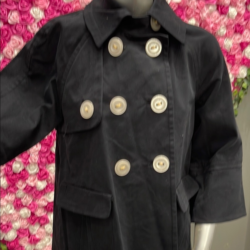 Simply. Chloe Dao’s Double-Breasted Women's Jacket - Picture 4 of 9